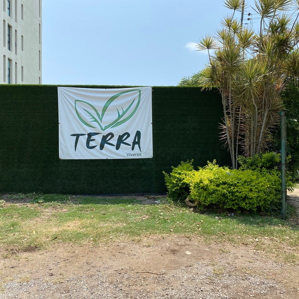 รูปภาพถ่ายที่ Viveros Terra โดย Elena H. เมื่อ 5/23/2020