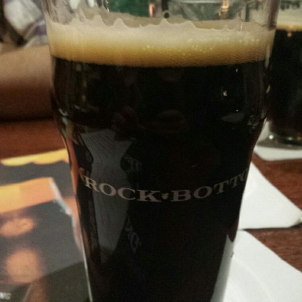 Photo prise au Rock Bottom Brewery par Lee A. le3/16/2014