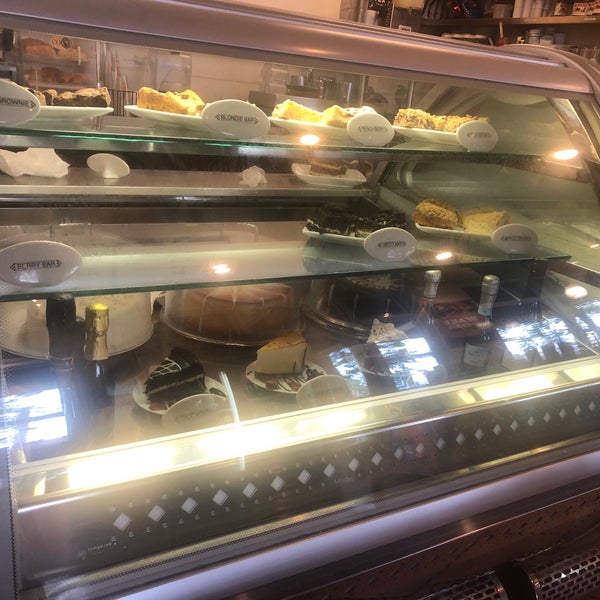 Photo taken at Coco Crepes, Waffles &amp; Coffee by Vianney B. on 5/17/2019