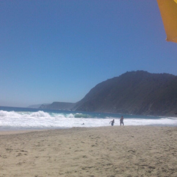 Photo taken at Playa Grande Quintay by Rodrigo G. on 2/19/2013