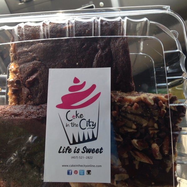 รูปภาพถ่ายที่ Cake In The City โดย Claire P. เมื่อ 4/10/2014