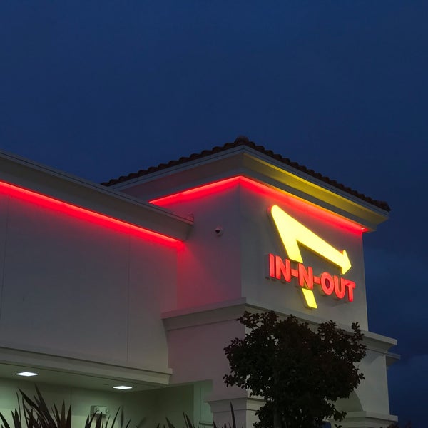 Photo taken at In-N-Out Burger by Alan H. on 5/6/2019