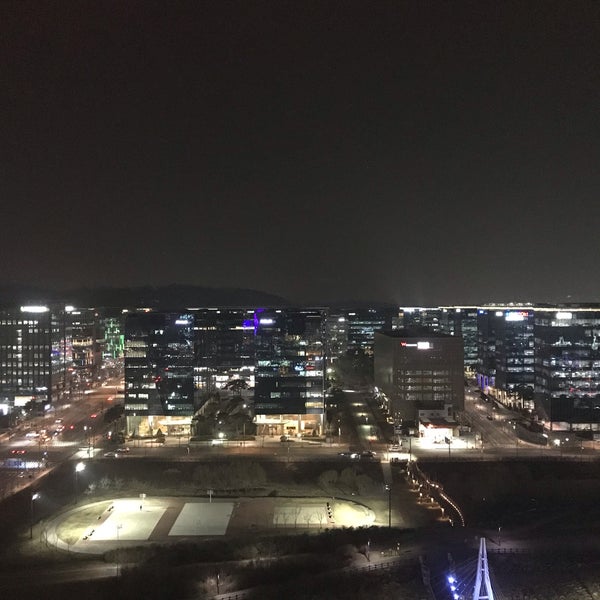 3/20/2019 tarihinde Ollyziyaretçi tarafından Courtyard Marriott Seoul Pangyo'de çekilen fotoğraf