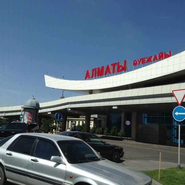 Foto tomada en Almaty International Airport (ALA)  por JOHN Q. el 5/18/2013