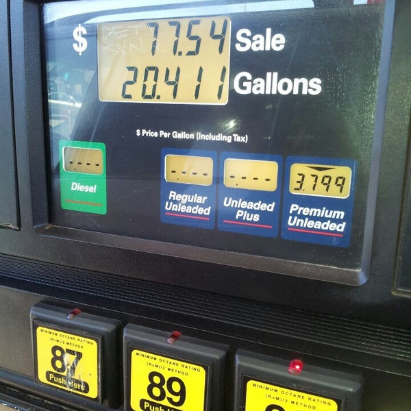 Photo taken at RaceTrac by Rox G. on 2/16/2013