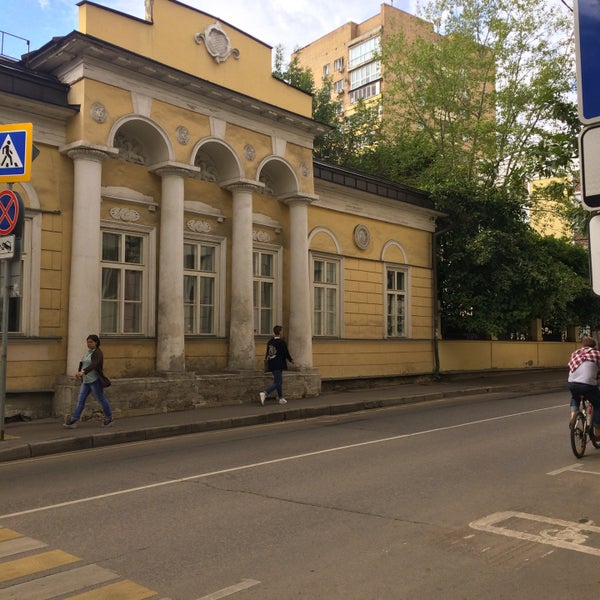 Москва чертольский переулок