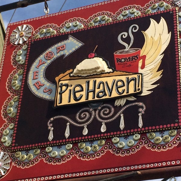 Photo taken at Royers Pie Haven by Benito F. on 7/6/2014