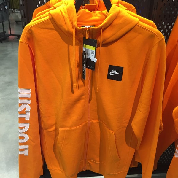 nike factory outlet uni hill