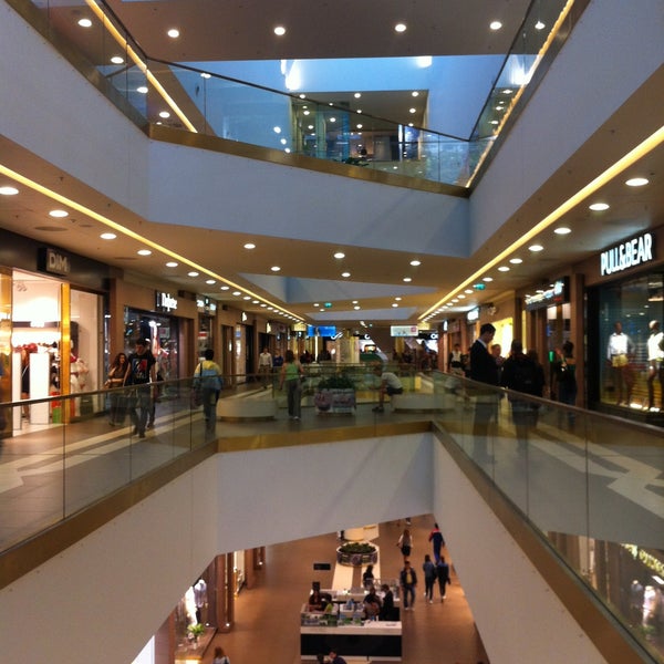 5/16/2013 tarihinde 🎾Dimichpitziyaretçi tarafından Galeria Shopping Mall'de çekilen fotoğraf