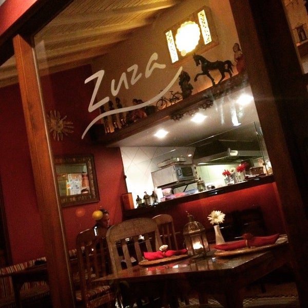 รูปภาพถ่ายที่ Zuza Restaurante โดย Christopher Zuza C. เมื่อ 3/1/2015
