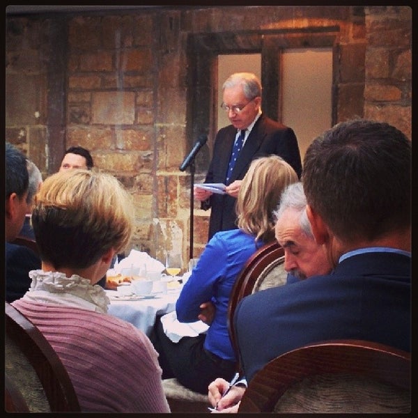 Foto tomada en Ellenborough Park  por Jonathan P. el 2/7/2014