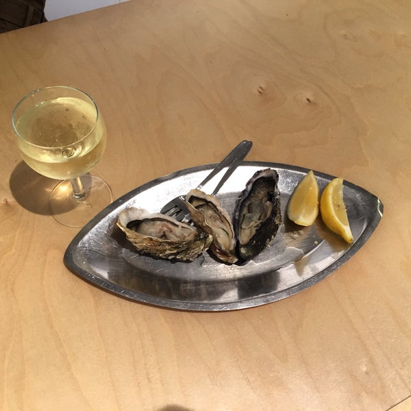 Foto tirada no(a) Oysters &amp; Smørrebrød por Stanny S. em 11/18/2015