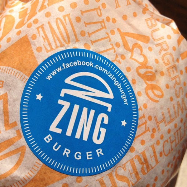 Foto tirada no(a) Zing Burger por niki t. em 8/16/2013