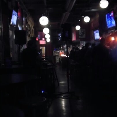 Foto tirada no(a) Upper 90 Sports Pub por @jayelarex em 10/27/2012