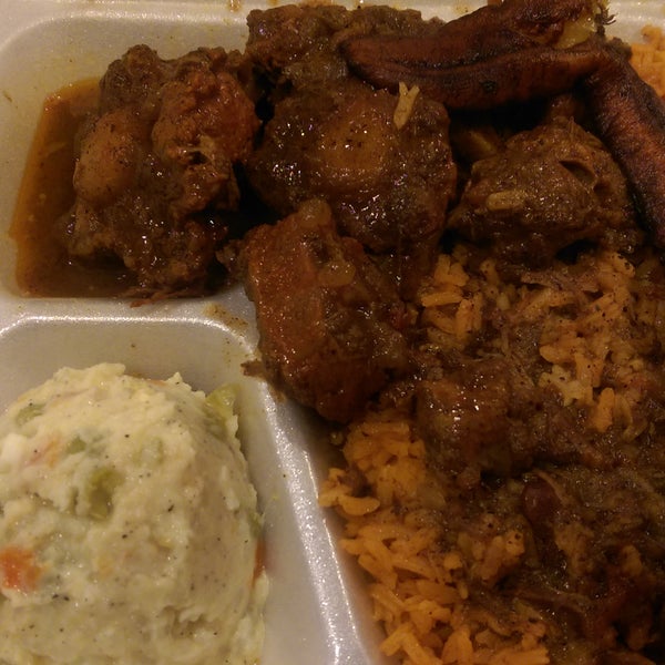 Redz Belizean Restaurant - Rogers Park - 7605 N Paulina St