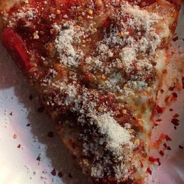 Photo taken at Joe&#39;s Pizza Buy the Slice by Santi G. on 3/12/2017