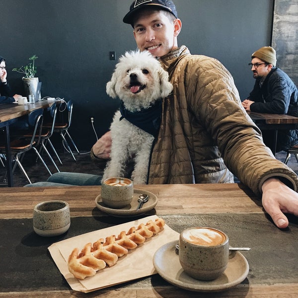 1/13/2018 tarihinde Victoria M.ziyaretçi tarafından Flat Track Coffee'de çekilen fotoğraf