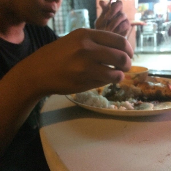 Nasi Lemak Ayam Madu - Pontian Kechil, Johor