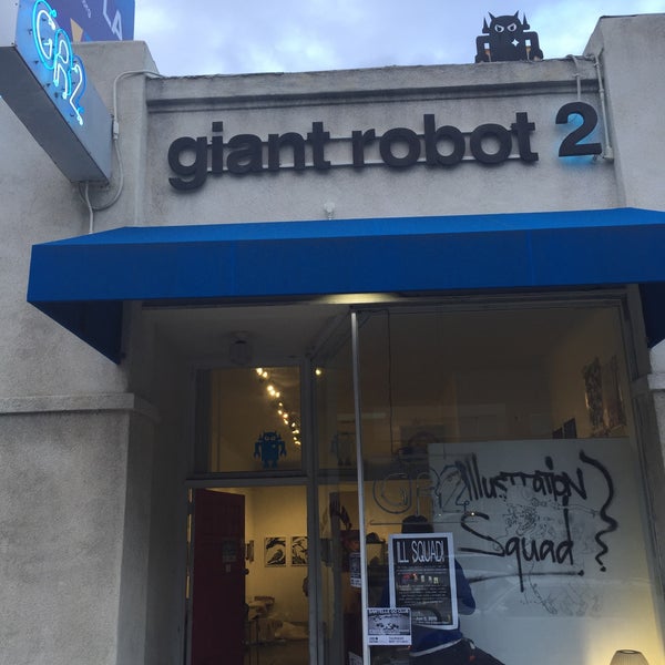 Photo taken at Giant Robot 2 - GR2 Gallery by Cakes on 5/15/2015