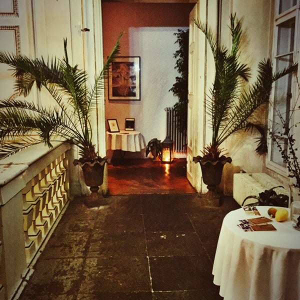รูปภาพถ่ายที่ Pálffy Palác Restaurant โดย Veronika C. เมื่อ 12/6/2016