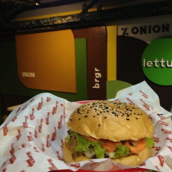 Foto tirada no(a) BRGR: The Burger Project por Carlo 1. em 8/23/2013
