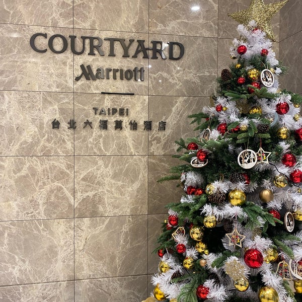 Photo taken at Courtyard by Marriott Taipei by JAMES S. on 12/12/2022