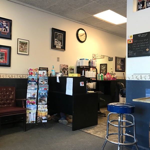 Fotos en Hat's Off Barber Shop Northborough, MA