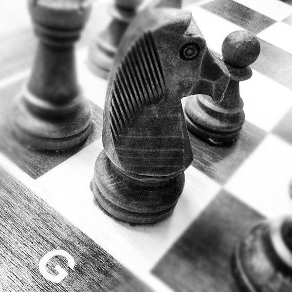 игра "4 в 1" (шахматы, шашки, нарды, лудо) 808/4q. шахматы айвенго с доской (дерево 40/40см) с шашками и домино. шахматы айвенго, 40. шахматно шашечный центр. шахматы айвенго 40 см.