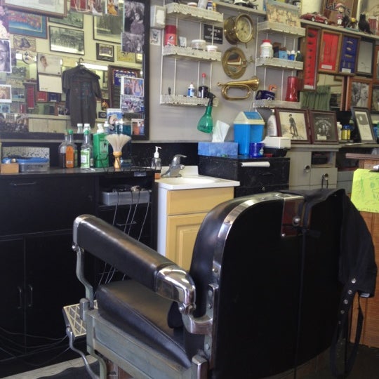 Vic's Barber Shop WilshireMontana Santa Monica, CA