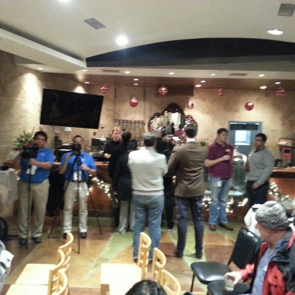 12/11/2013에 Paul T.님이 Old Pecan Street Cafe에서 찍은 사진