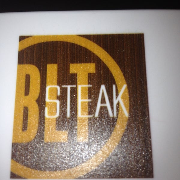 Foto tomada en BLT Steak  por Danielle P. el 5/15/2013