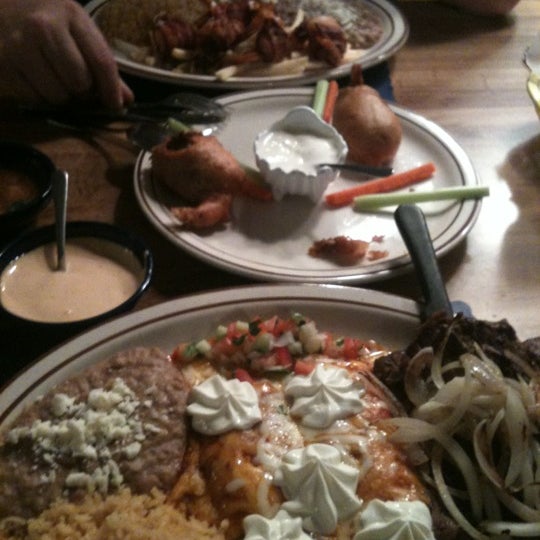 10/19/2012にLori G.がEL PESCADOR MEXICAN FOODで撮った写真