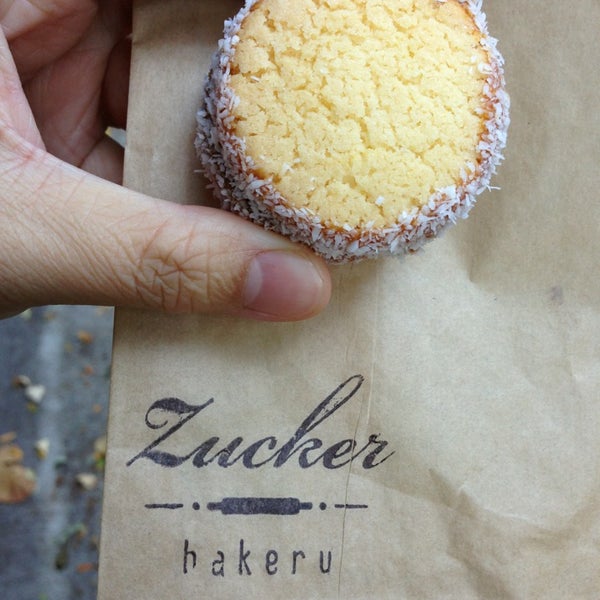 11/16/2013にMarissaがZucker Bakeryで撮った写真