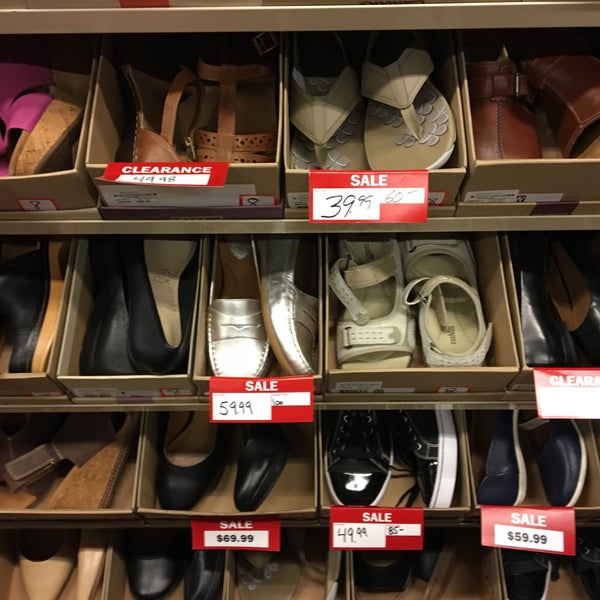 clarks bostonian tanger outlet