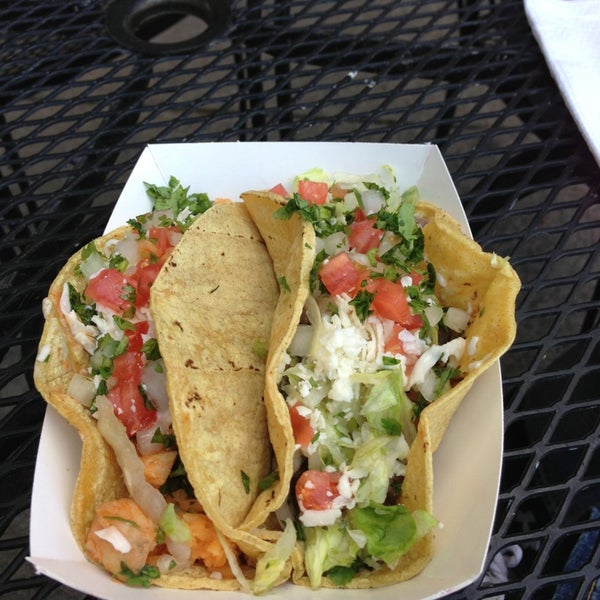 รูปภาพถ่ายที่ Edgar&#39;s Best Taco Shack โดย Marissa เมื่อ 9/14/2013