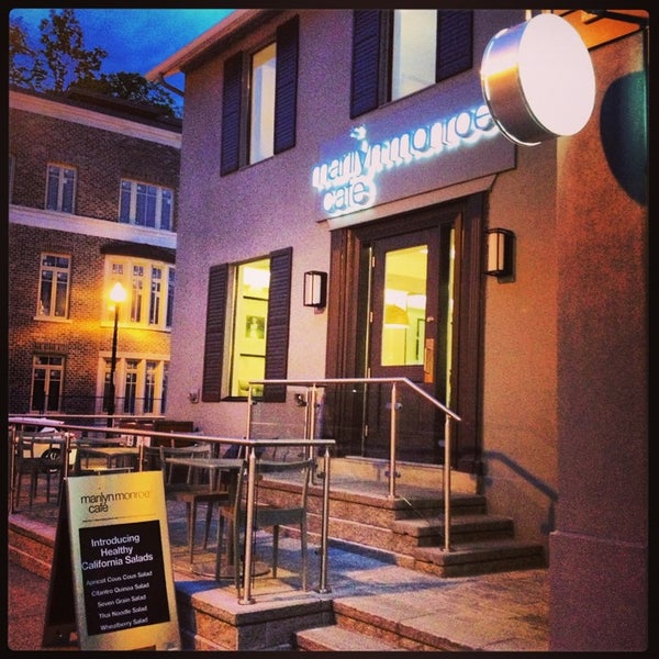 5/19/2013にCheryl L.がMarilyn Monroe Cafeで撮った写真