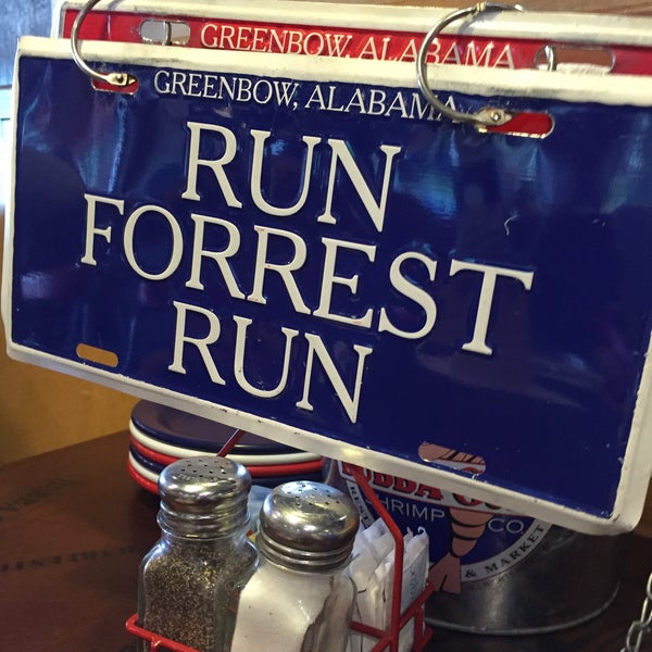 Photo taken at Bubba Gump Shrimp Co. by Miguel T. on 9/25/2015