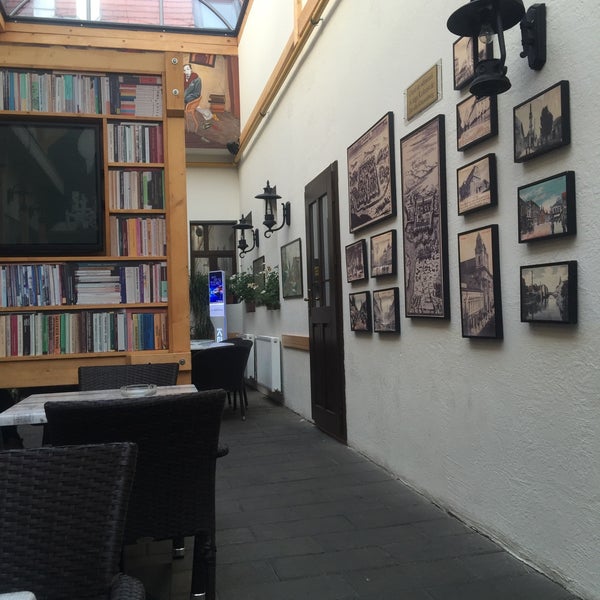 10/30/2015 tarihinde Vlad M.ziyaretçi tarafından Café Bulgakov'de çekilen fotoğraf