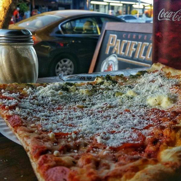 Foto tirada no(a) Hoboken Pizza &amp; Beer Joint por @TripDawg em 10/6/2017