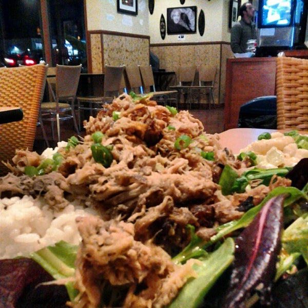 Foto tomada en Ohana Cafe  por @TripDawg el 2/13/2013