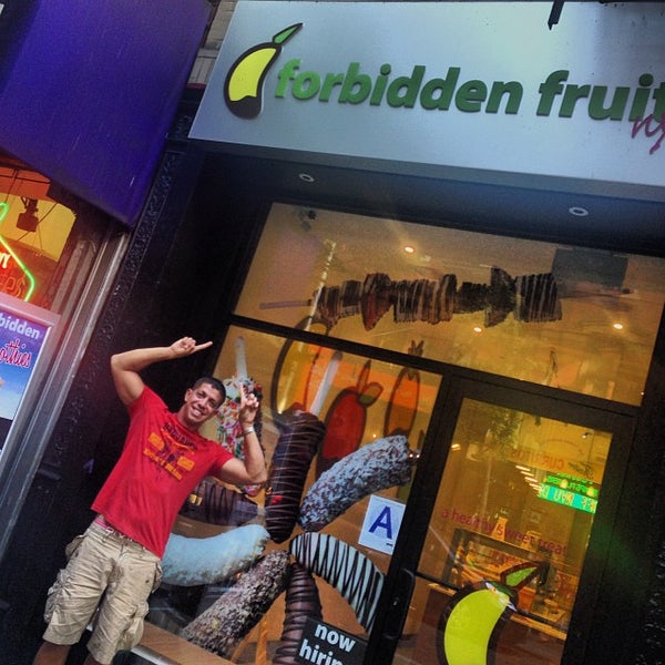 9/30/2013 tarihinde Paralal L.ziyaretçi tarafından Forbidden Fruit NYC'de çekilen fotoğraf