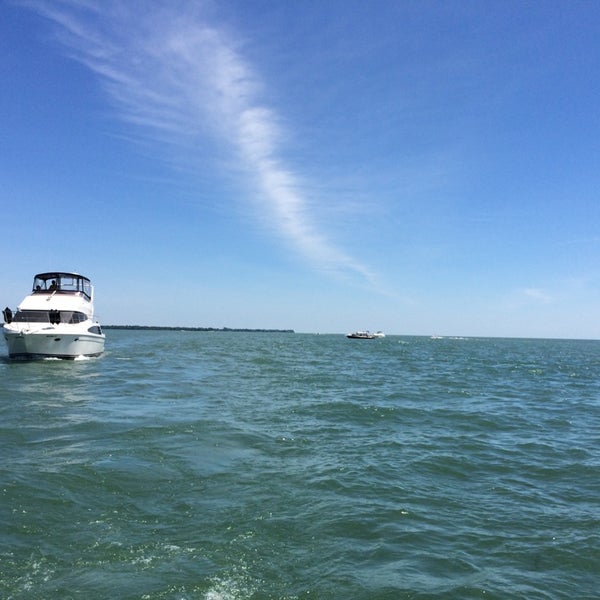 Ford Yacht Club Harbor / Marina in Grosse Ile
