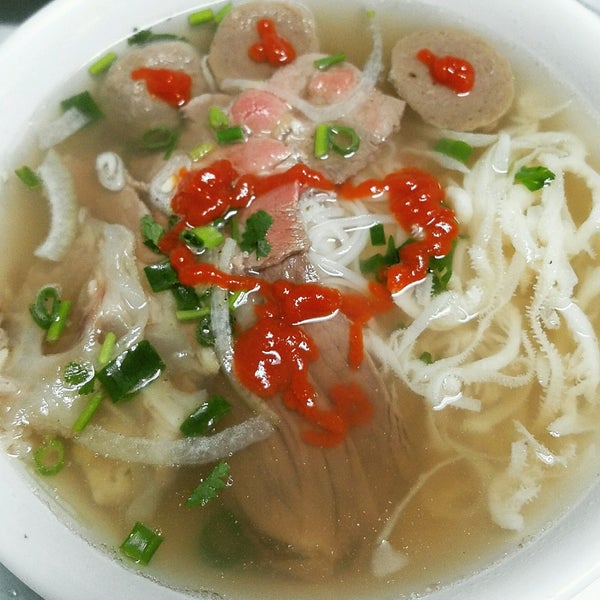 Pho Huong Lan Vietnamese Restaurant in Downtown Honolulu