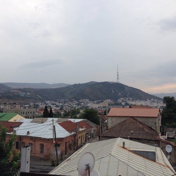 Foto tirada no(a) Tbilisi House | Hotel &amp; Hostel por Kate D. em 8/12/2014