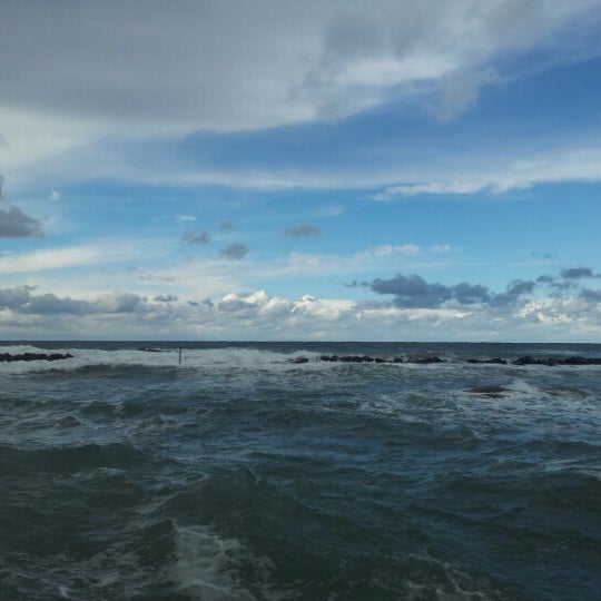 รูปภาพถ่ายที่ La Rotonda sul Mare โดย Giuseppe C. เมื่อ 10/29/2012