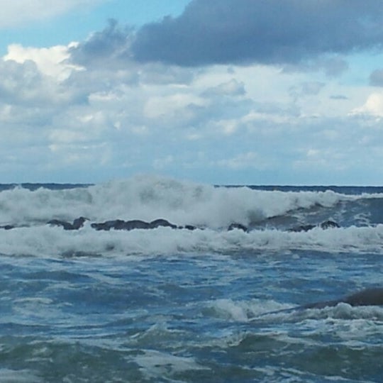 รูปภาพถ่ายที่ La Rotonda sul Mare โดย Giuseppe C. เมื่อ 10/29/2012