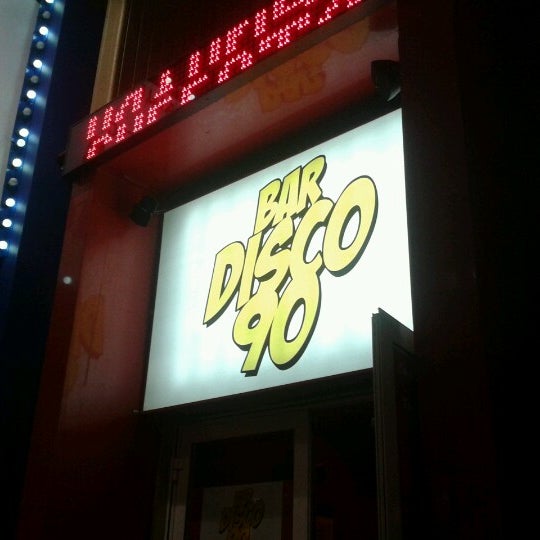 Foto tirada no(a) Disco 90 por Kirill P. em 9/28/2012