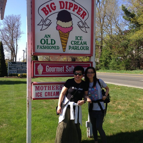 Photo prise au The Big Dipper Ice Cream &amp; Yogurt par Marty M. le5/5/2013