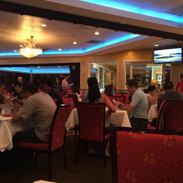 Foto tirada no(a) Kirin Court Chinese Restaurant por Chuck D. em 8/30/2016