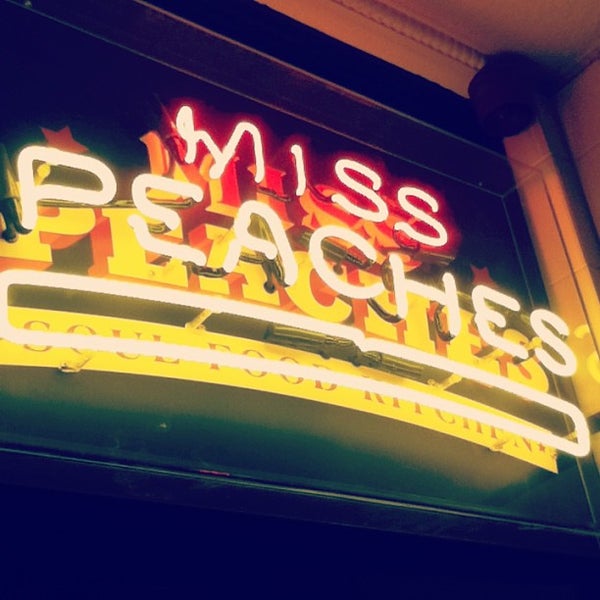 Photo taken at Miss Peaches by Oz on 7/18/2013